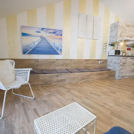 Amazing Attic Max 10 People With Parking & Wifi, Near To 3 Tram Lines And To The Metro - Well Connected To Airports And To The Train Station Apartment Milan Exterior photo