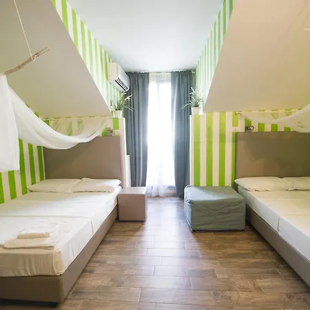 Amazing Attic Max 10 People With Parking & Wifi, Near To 3 Tram Lines And To The Metro - Well Connected To Airports And To The Train Station Apartment Milan Exterior photo