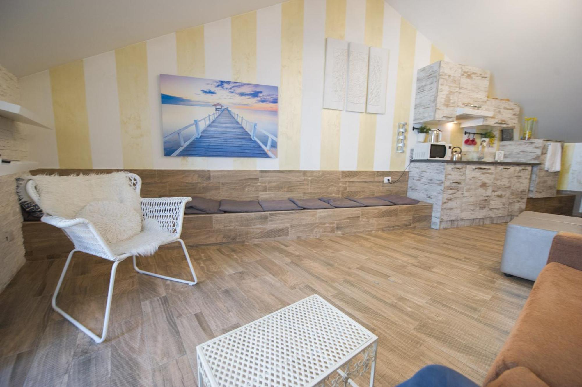 Apartamento Amazing Attic Max 10 People With Parking & Wifi, Near To 3 Tram Lines And To The Metro - Well Connected To Airports And To The Train Station Milão