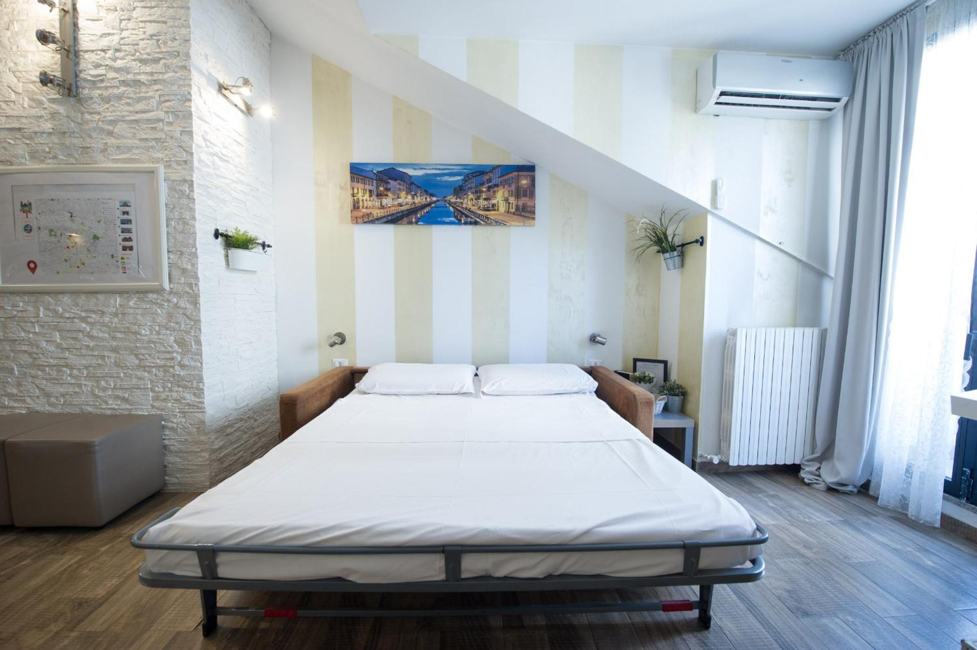 Amazing Attic Max 10 People With Parking & Wifi, Near To 3 Tram Lines And To The Metro - Well Connected To Airports And To The Train Station Apartamento Milão