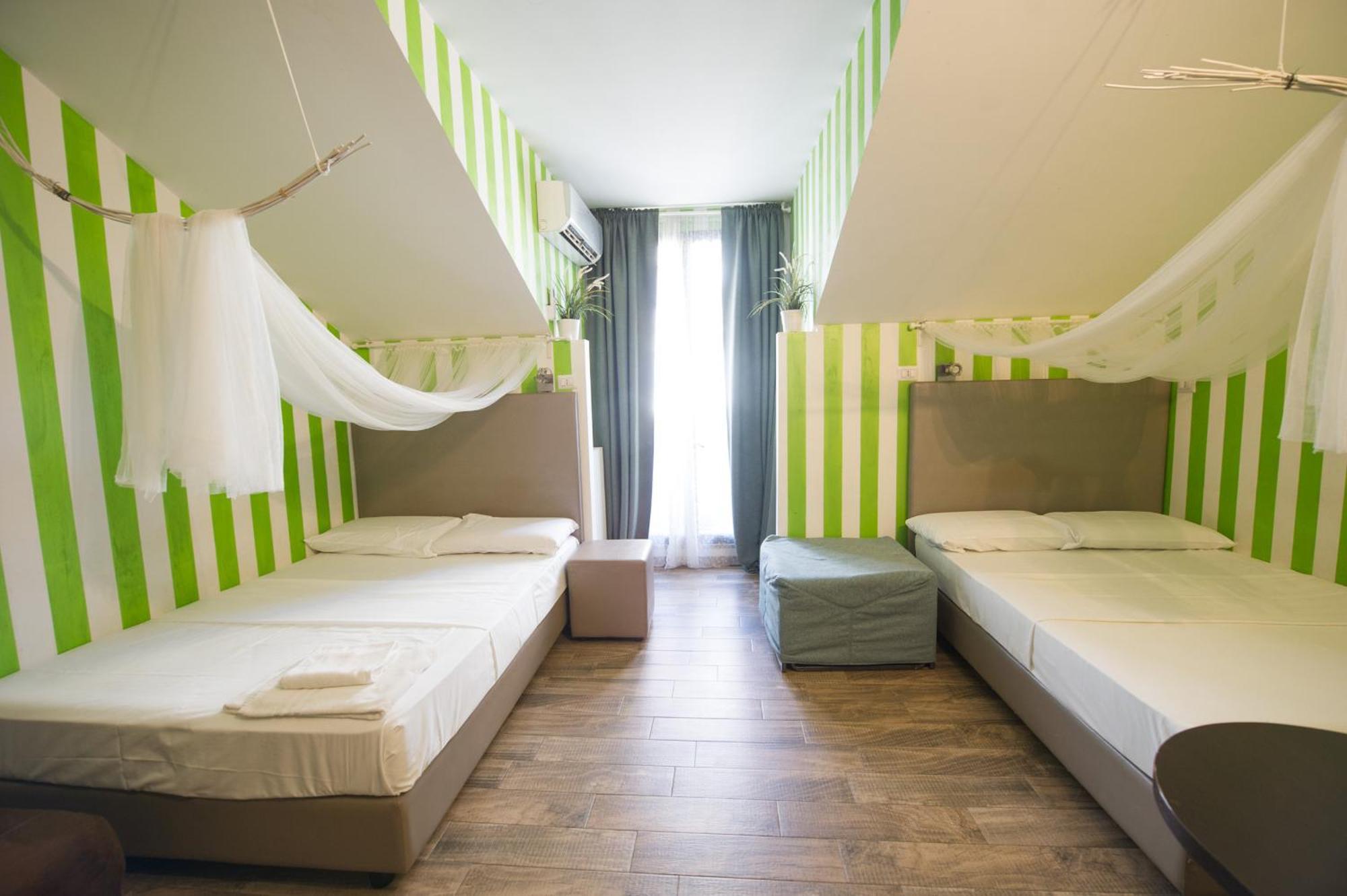 Apartamento Amazing Attic Max 10 People With Parking & Wifi, Near To 3 Tram Lines And To The Metro - Well Connected To Airports And To The Train Station Milão