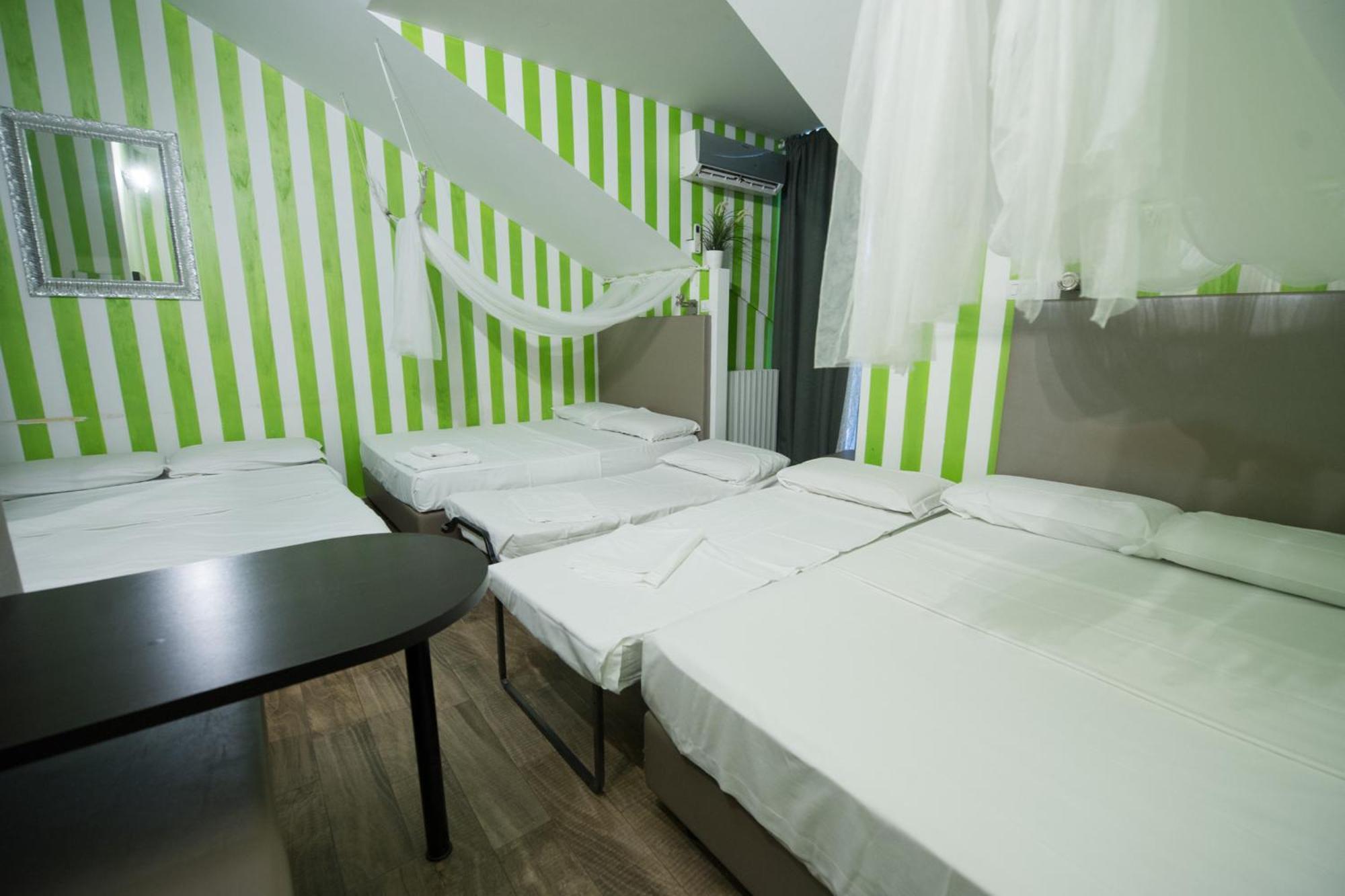 Apartamento Amazing Attic Max 10 People With Parking & Wifi, Near To 3 Tram Lines And To The Metro - Well Connected To Airports And To The Train Station Milão